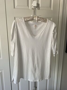 Belle by Kim Gravel White Tee with ruched elbow length sleeves.